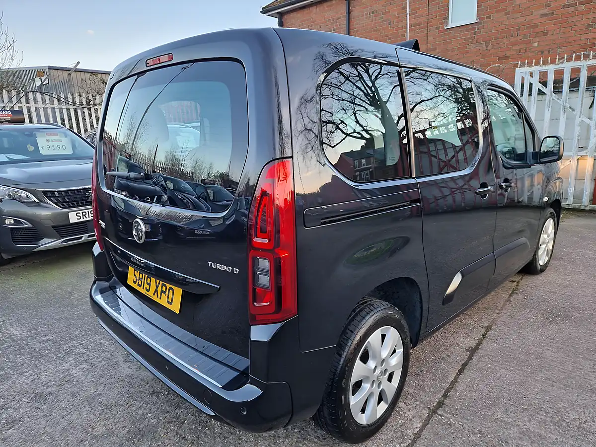 Used 2019 Vauxhall Combo Life Energy Black - Interior and Exterior details 6