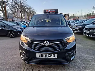 Used 2019 Vauxhall Combo Life Energy Black - Interior and Exterior details 9