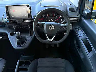 Used 2019 Vauxhall Combo Life Energy Xl Blue - Interior and Exterior details 13