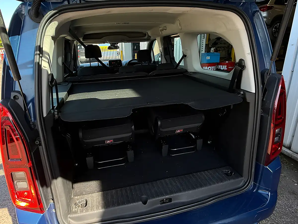 Used 2019 Vauxhall Combo Life Energy Xl Blue - Interior and Exterior details 15