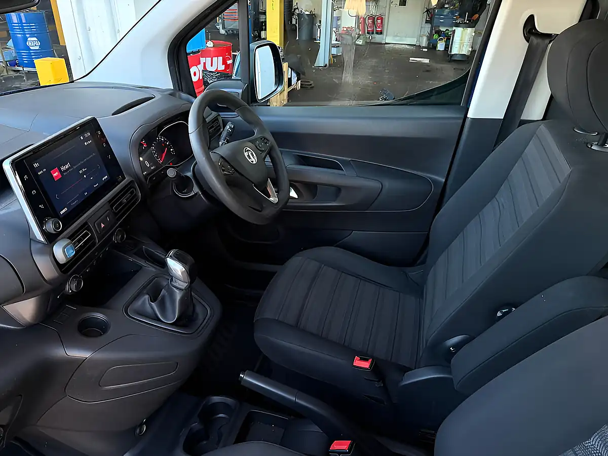 Used 2019 Vauxhall Combo Life Energy Xl Blue - Interior and Exterior details 19