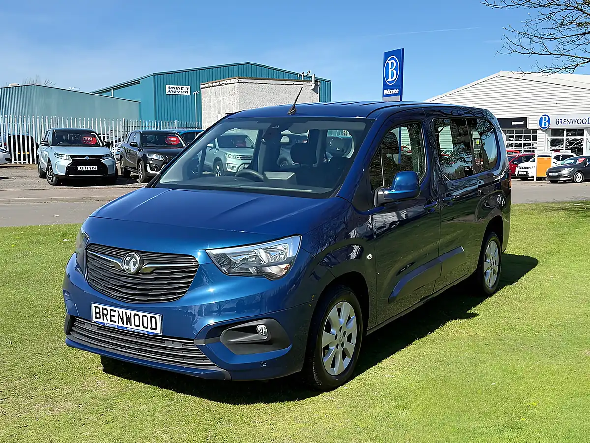 Used 2019 Vauxhall Combo Life Energy Xl Blue - Interior and Exterior details 4