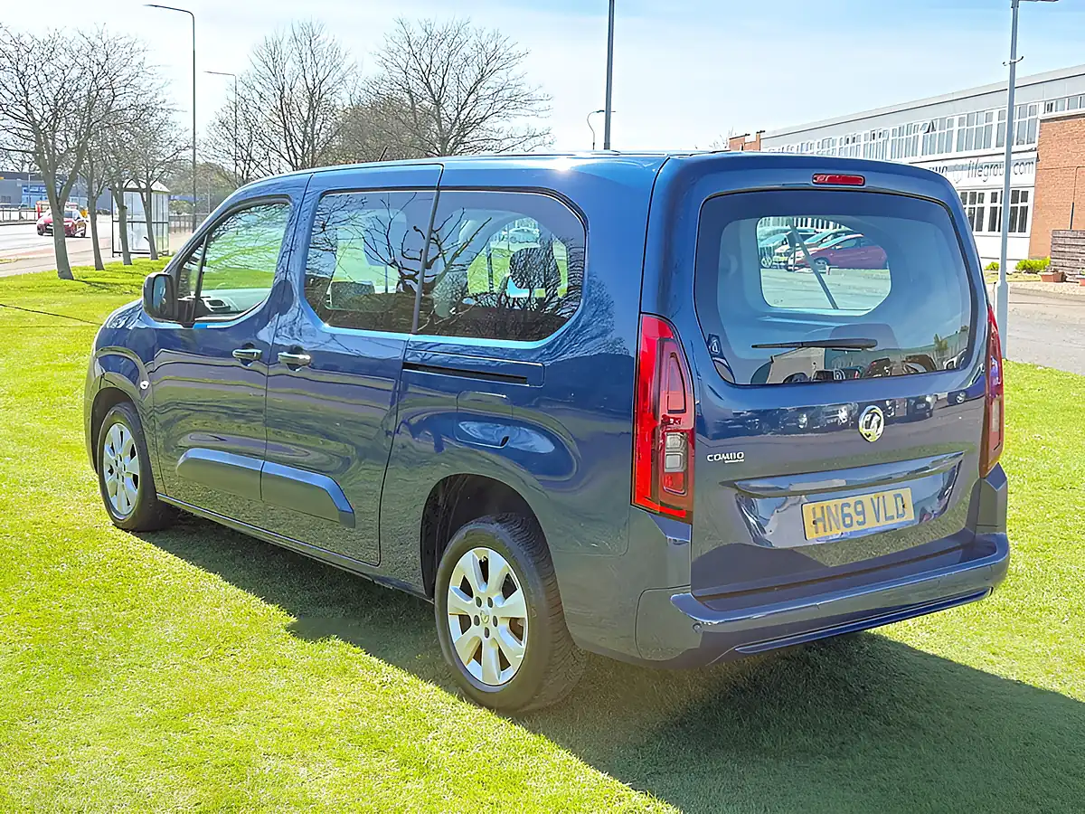Used 2019 Vauxhall Combo Life Energy Xl Blue - Interior and Exterior details 5