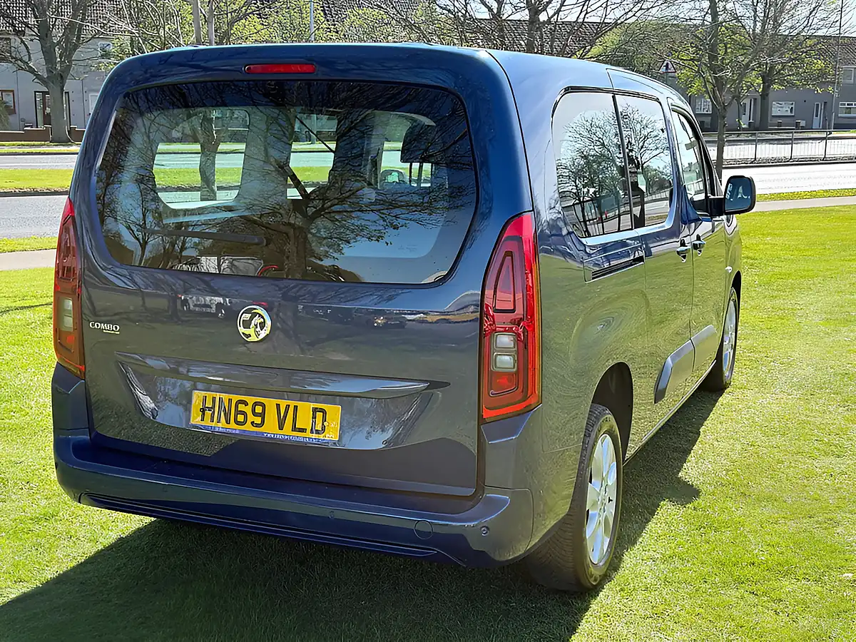 Used 2019 Vauxhall Combo Life Energy Xl Blue - Interior and Exterior details 6