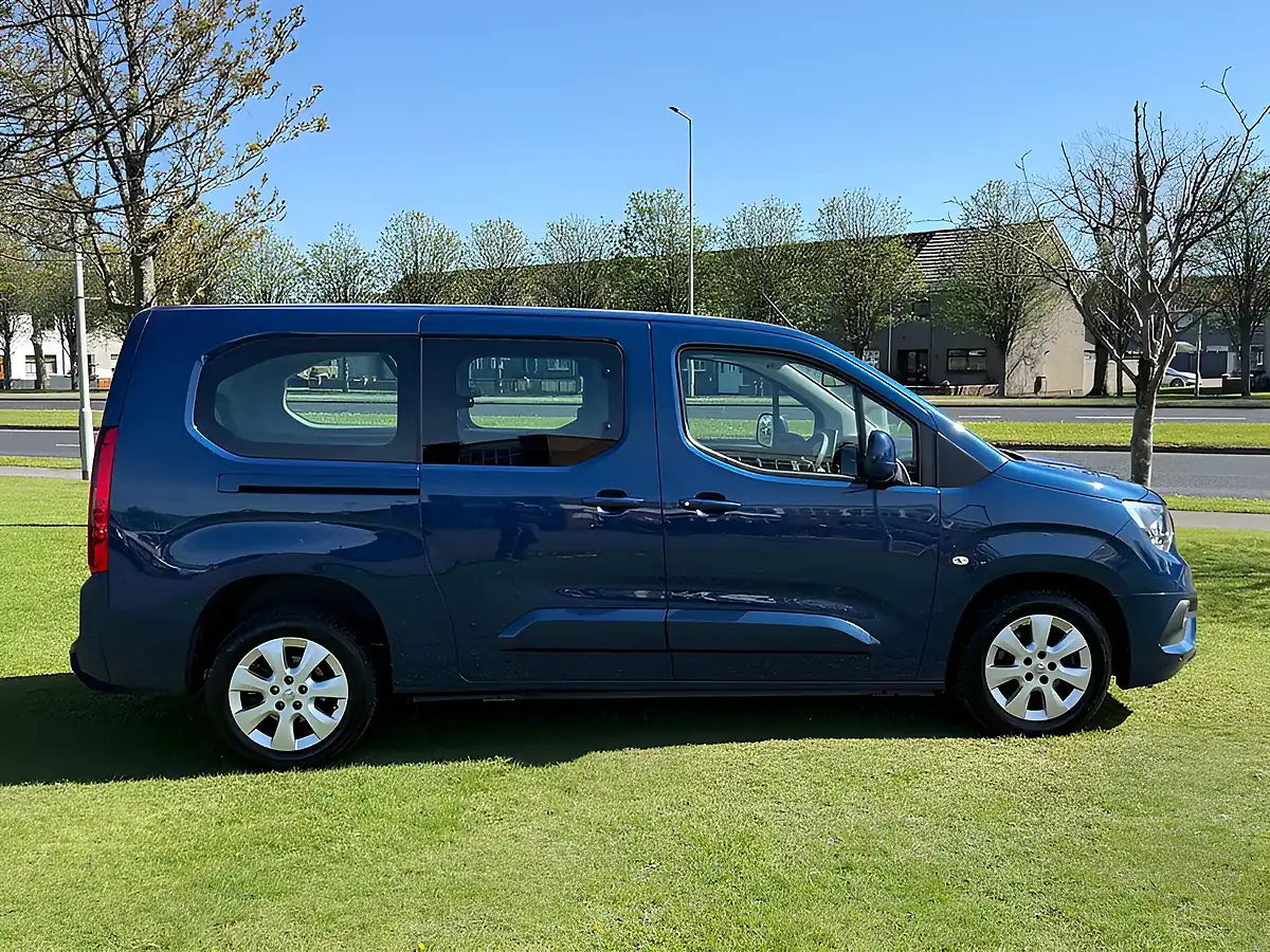 Used 2019 Vauxhall Combo Life Energy Xl Blue - Interior and Exterior details 7
