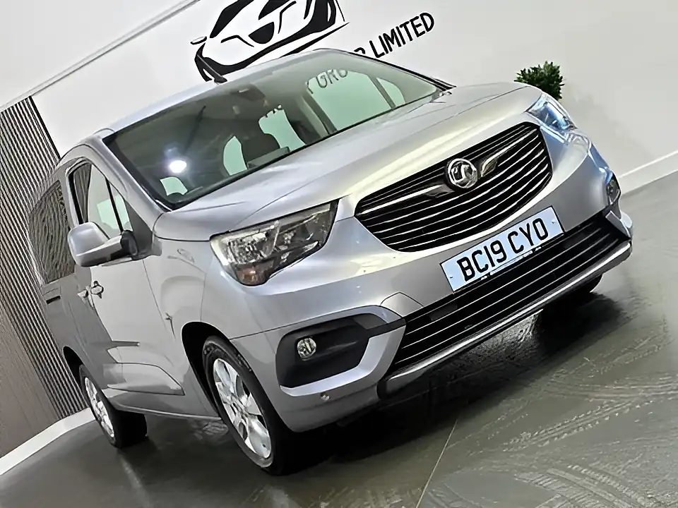 Used 2019 Vauxhall Combo Life Energy Xl Grey - Interior and Exterior details 12