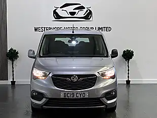 Used 2019 Vauxhall Combo Life Energy Xl Grey - Interior and Exterior details 5