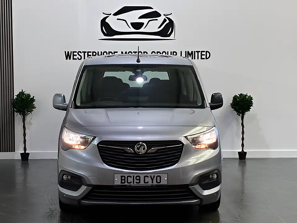 Used 2019 Vauxhall Combo Life Energy Xl Grey - Interior and Exterior details 5