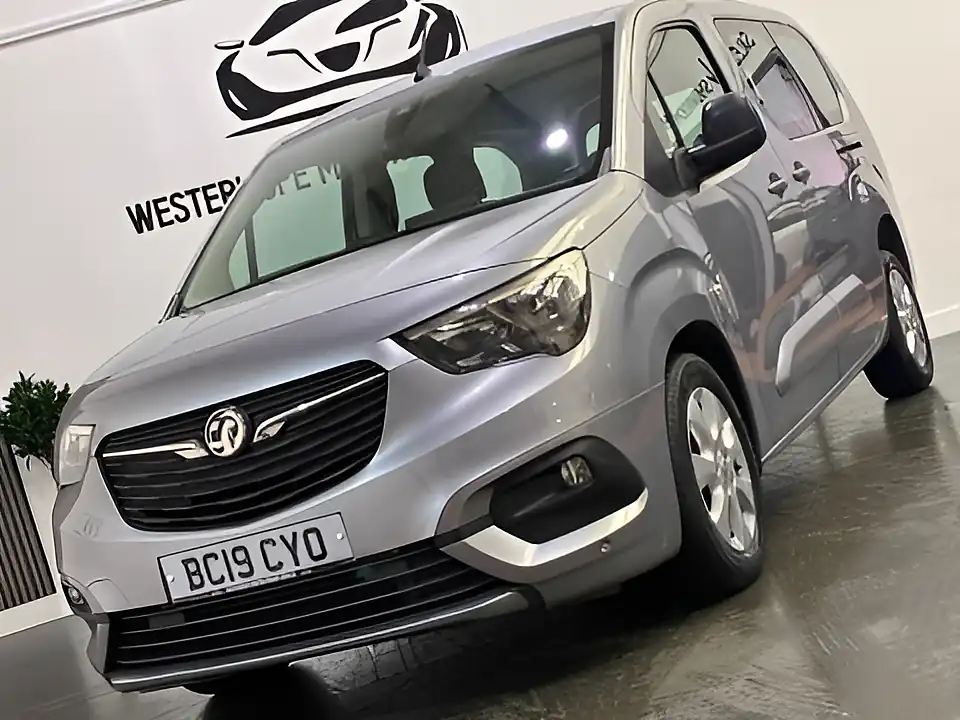 Used 2019 Vauxhall Combo Life Energy Xl Grey - Interior and Exterior details 6
