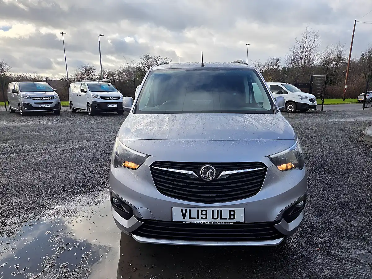Used 2019 Vauxhall Combo Limited Edition Nav L1 H1 Grey - Interior and Exterior details 15