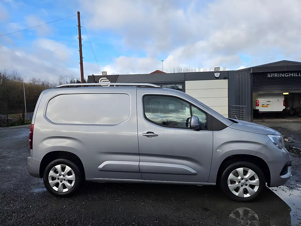 Used 2019 Vauxhall Combo Limited Edition Nav L1 H1 Grey - Interior and Exterior details 3