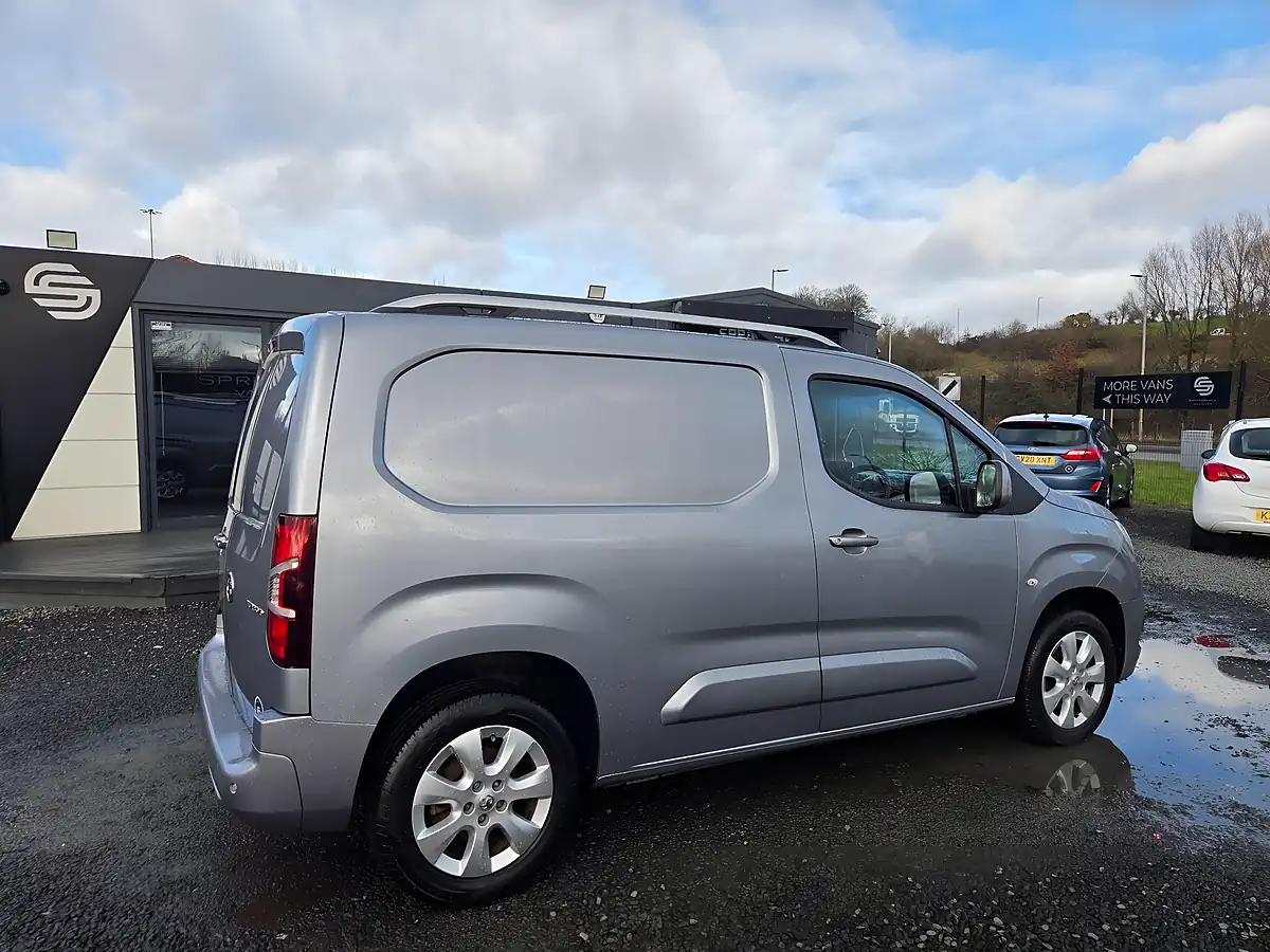 Used 2019 Vauxhall Combo Limited Edition Nav L1 H1 Grey - Interior and Exterior details 4