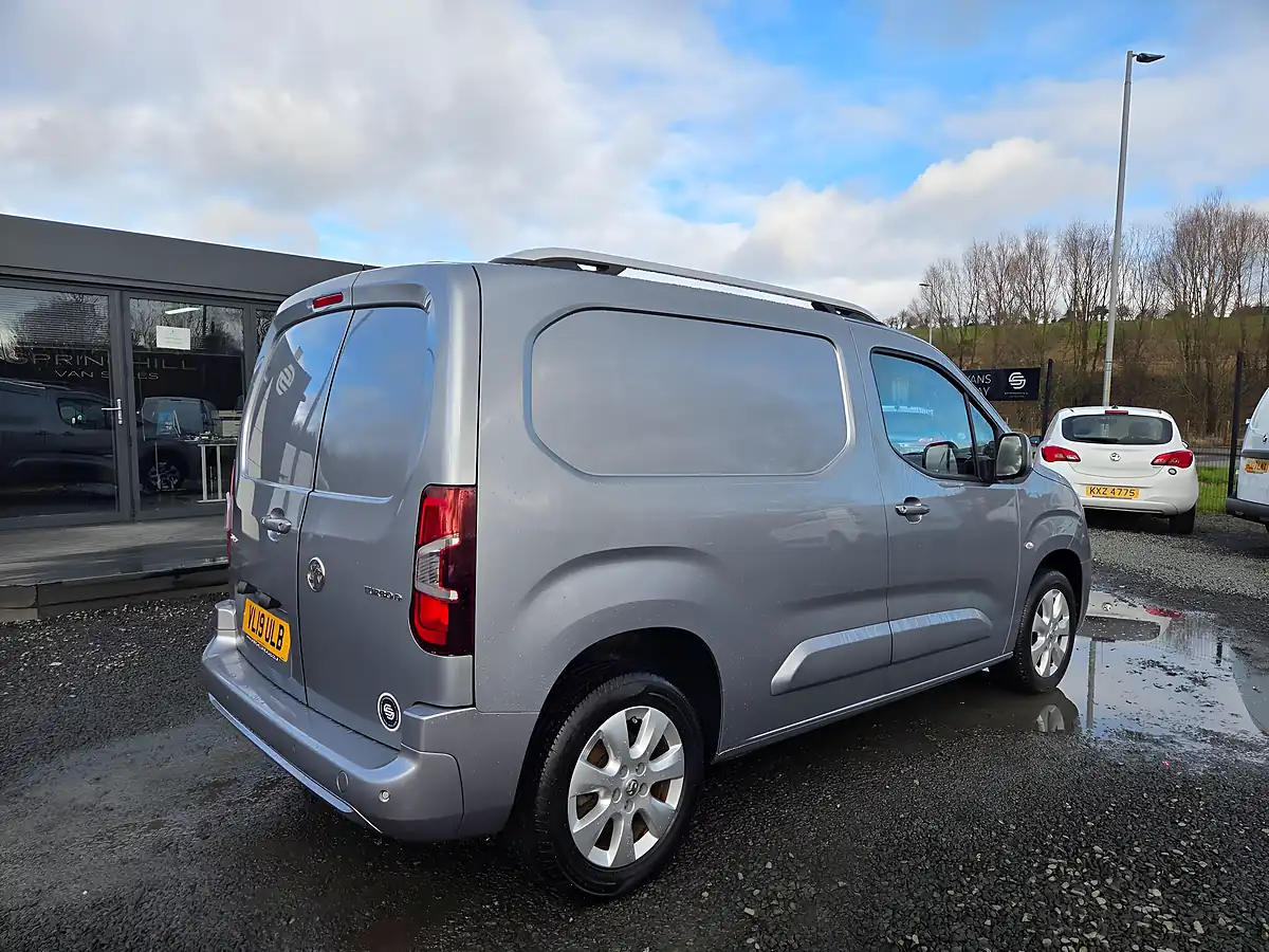 Used 2019 Vauxhall Combo Limited Edition Nav L1 H1 Grey - Interior and Exterior details 5