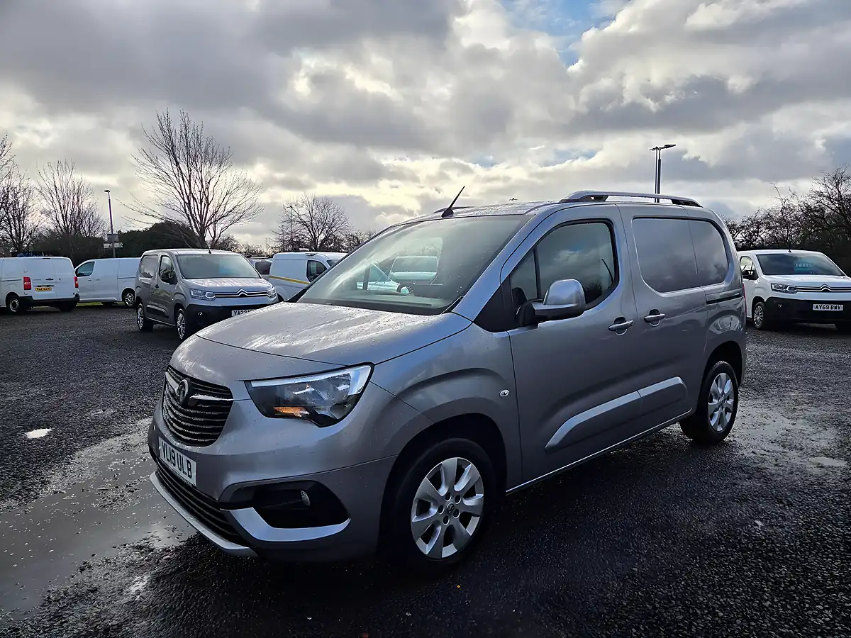 Used 2019 Vauxhall Combo Limited Edition Nav L1 H1 Grey - Interior and Exterior details 6