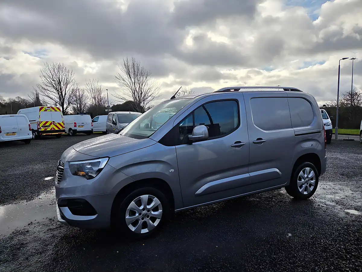 Used 2019 Vauxhall Combo Limited Edition Nav L1 H1 Grey - Interior and Exterior details 7