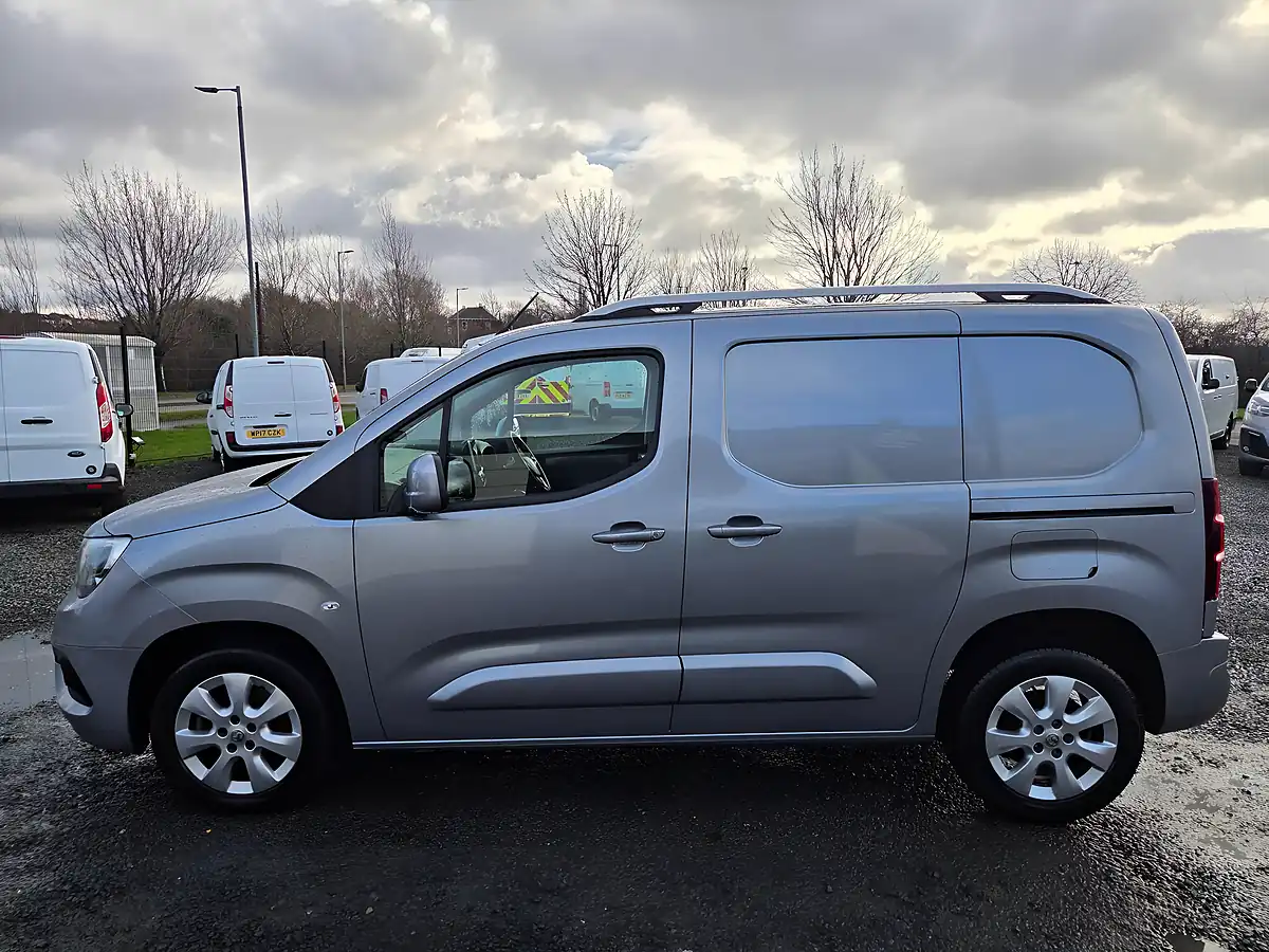 Used 2019 Vauxhall Combo Limited Edition Nav L1 H1 Grey - Interior and Exterior details 8