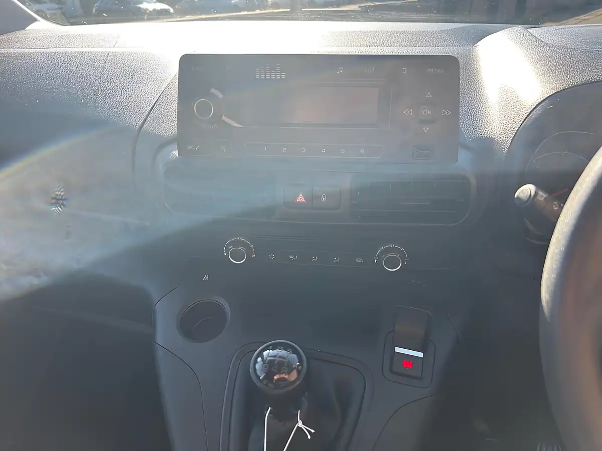 Used 2019 Vauxhall Combo Silver - Interior and Exterior details 10