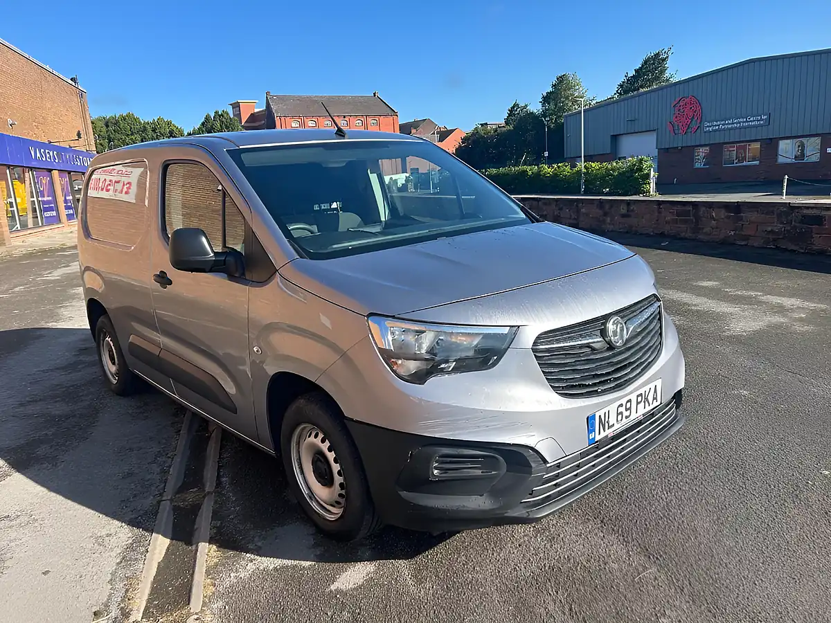Used 2019 Vauxhall Combo Silver - Interior and Exterior details 2