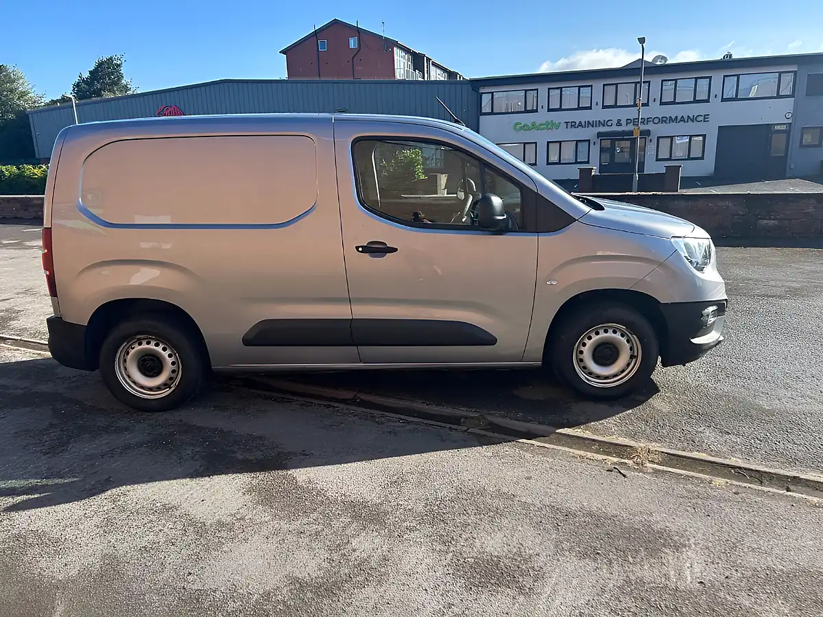 Used 2019 Vauxhall Combo Silver - Interior and Exterior details 5