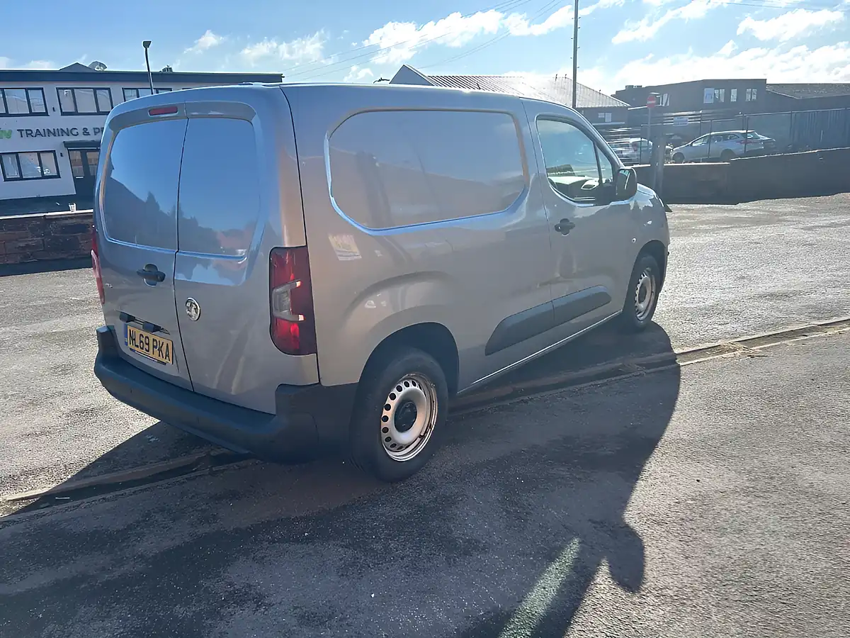 Used 2019 Vauxhall Combo Silver - Interior and Exterior details 6