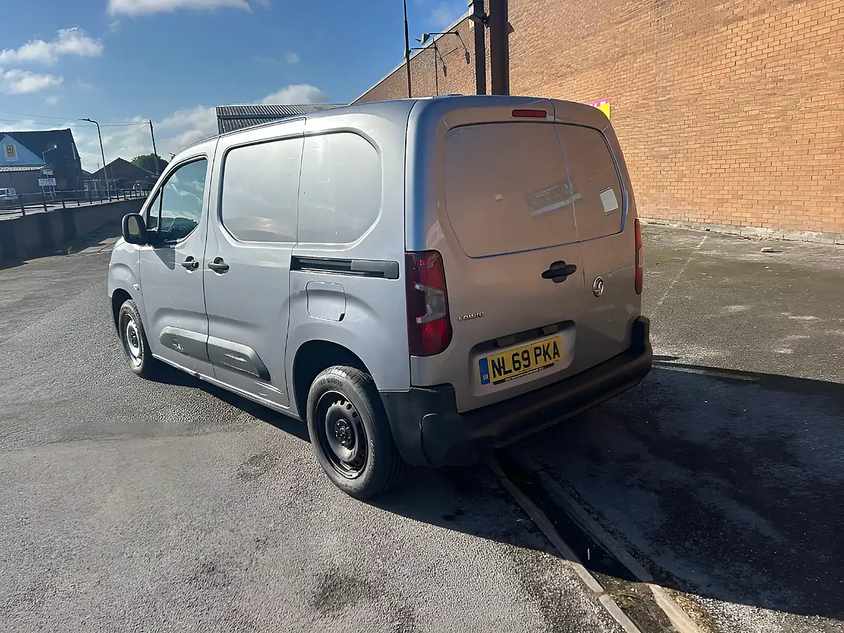 Used 2019 Vauxhall Combo Silver - Interior and Exterior details 7