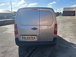 Used 2019 Vauxhall Combo Silver - Interior and Exterior details 8