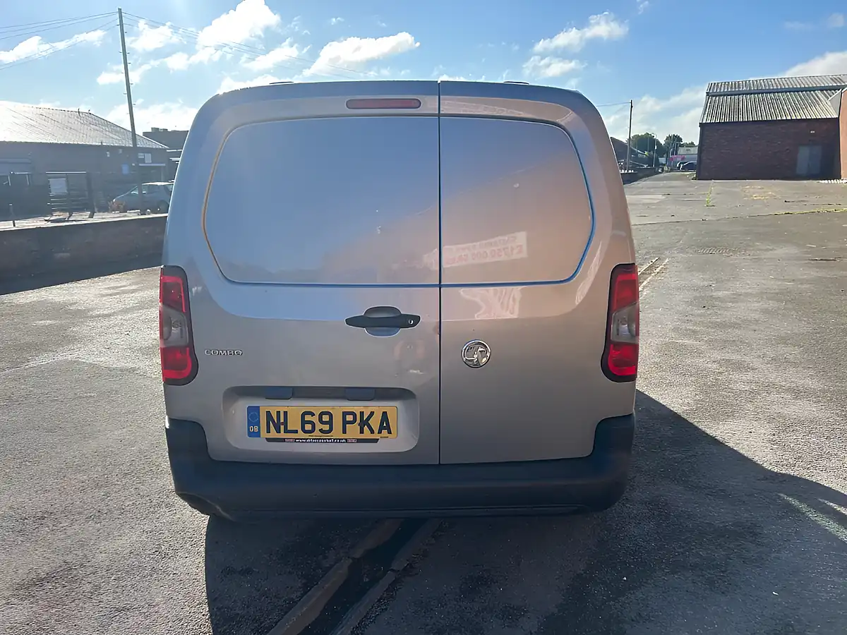 Used 2019 Vauxhall Combo Silver - Interior and Exterior details 8