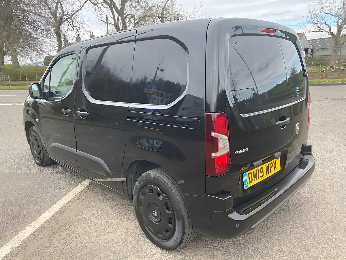 Used 2019 Vauxhall Combo Sportive Black - Interior and Exterior details 17