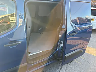 Used 2019 Vauxhall Combo Sportive Blue - Interior and Exterior details 14