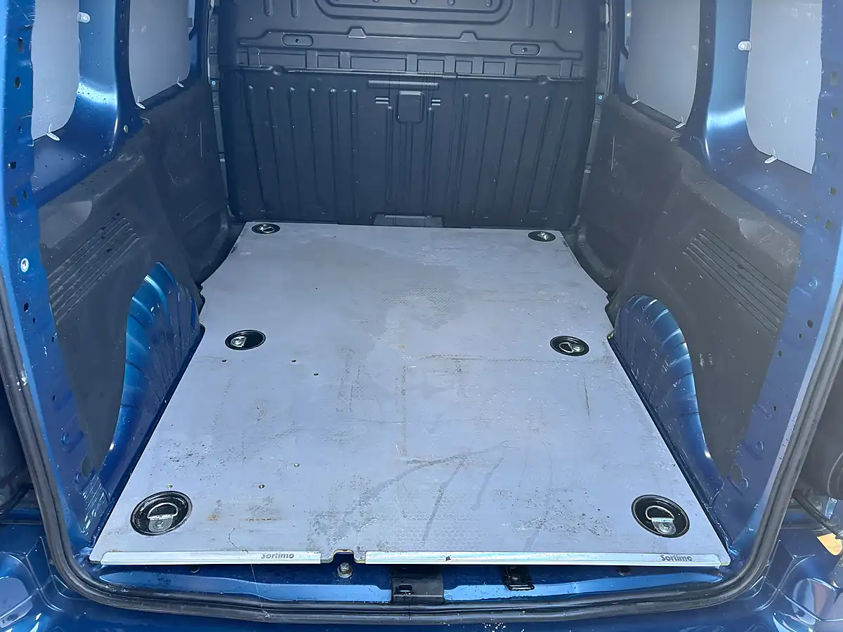 Used 2019 Vauxhall Combo Sportive Blue - Interior and Exterior details 17