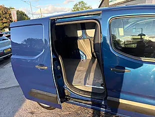 Used 2019 Vauxhall Combo Sportive Blue - Interior and Exterior details 18