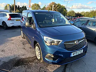 Used 2019 Vauxhall Combo Sportive Blue - Interior and Exterior details 2