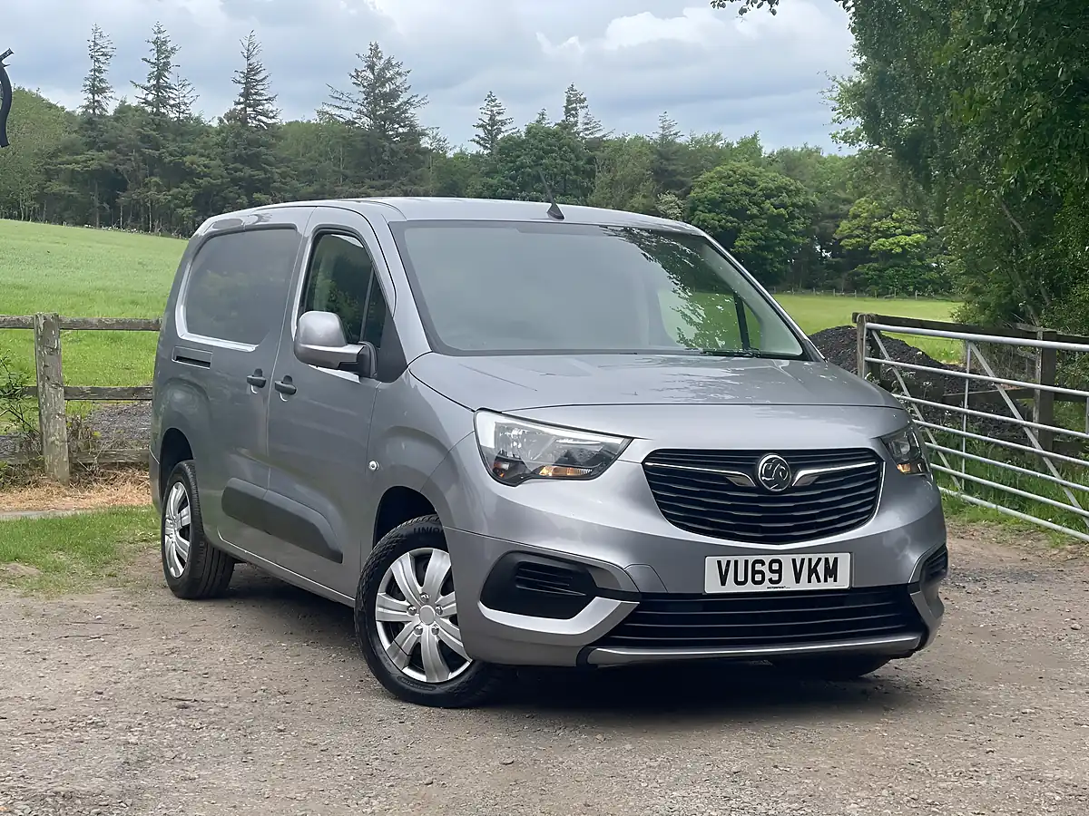 Used 2019 Vauxhall Combo Sportive Grey - Front View