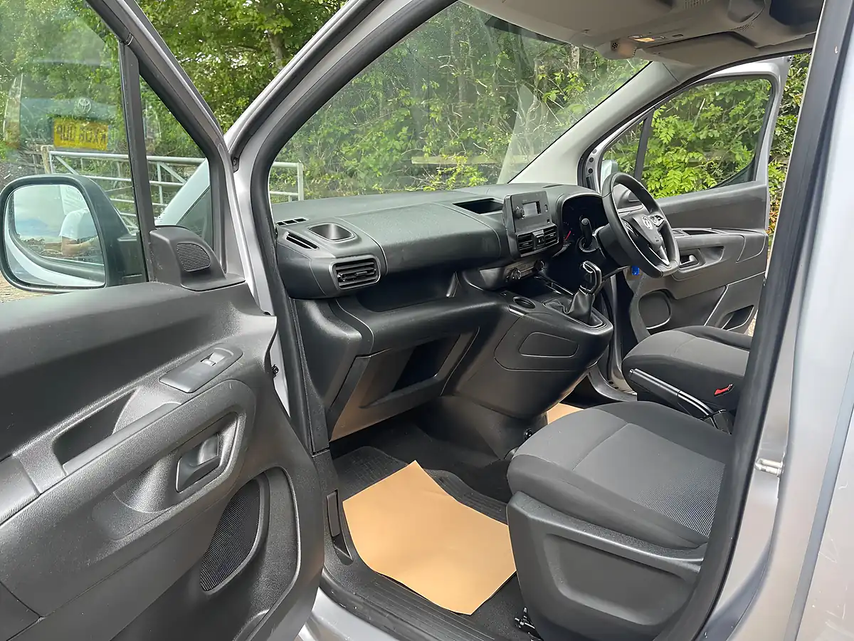 Used 2019 Vauxhall Combo Sportive Grey - Interior and Exterior details 15