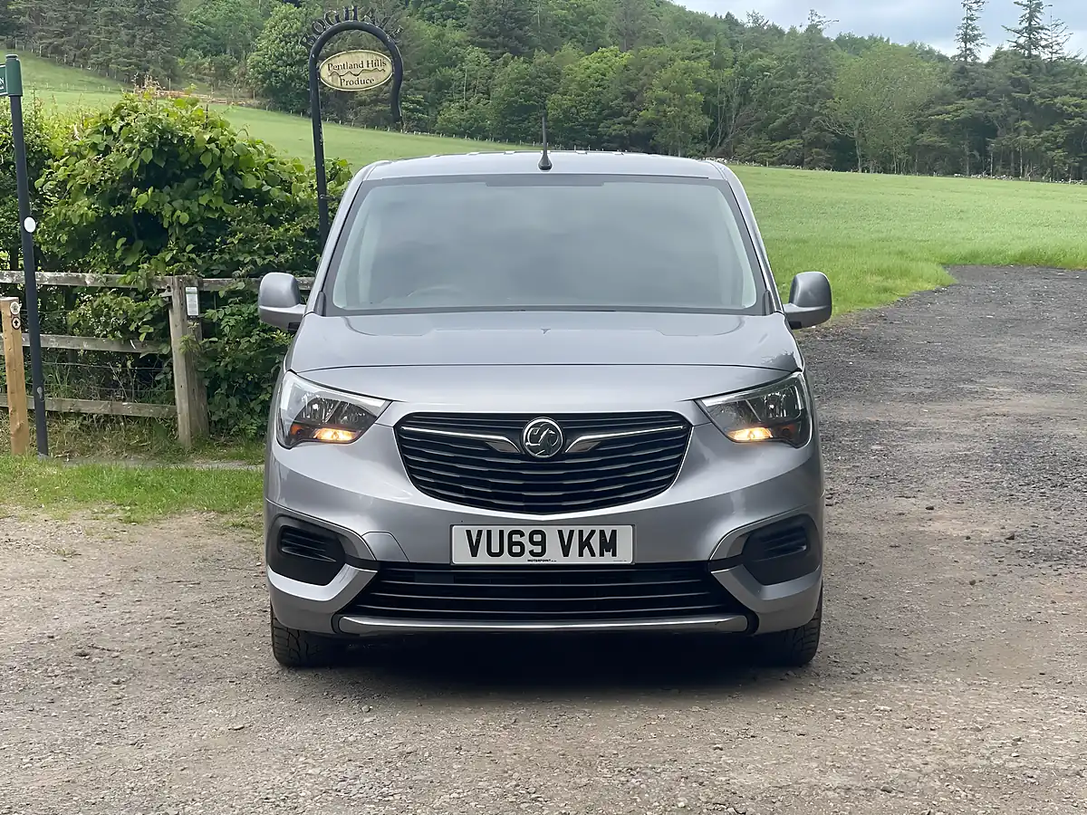 Used 2019 Vauxhall Combo Sportive Grey - Interior and Exterior details 2