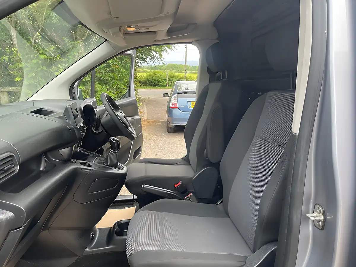 Used 2019 Vauxhall Combo Sportive Grey - Interior and Exterior details 20