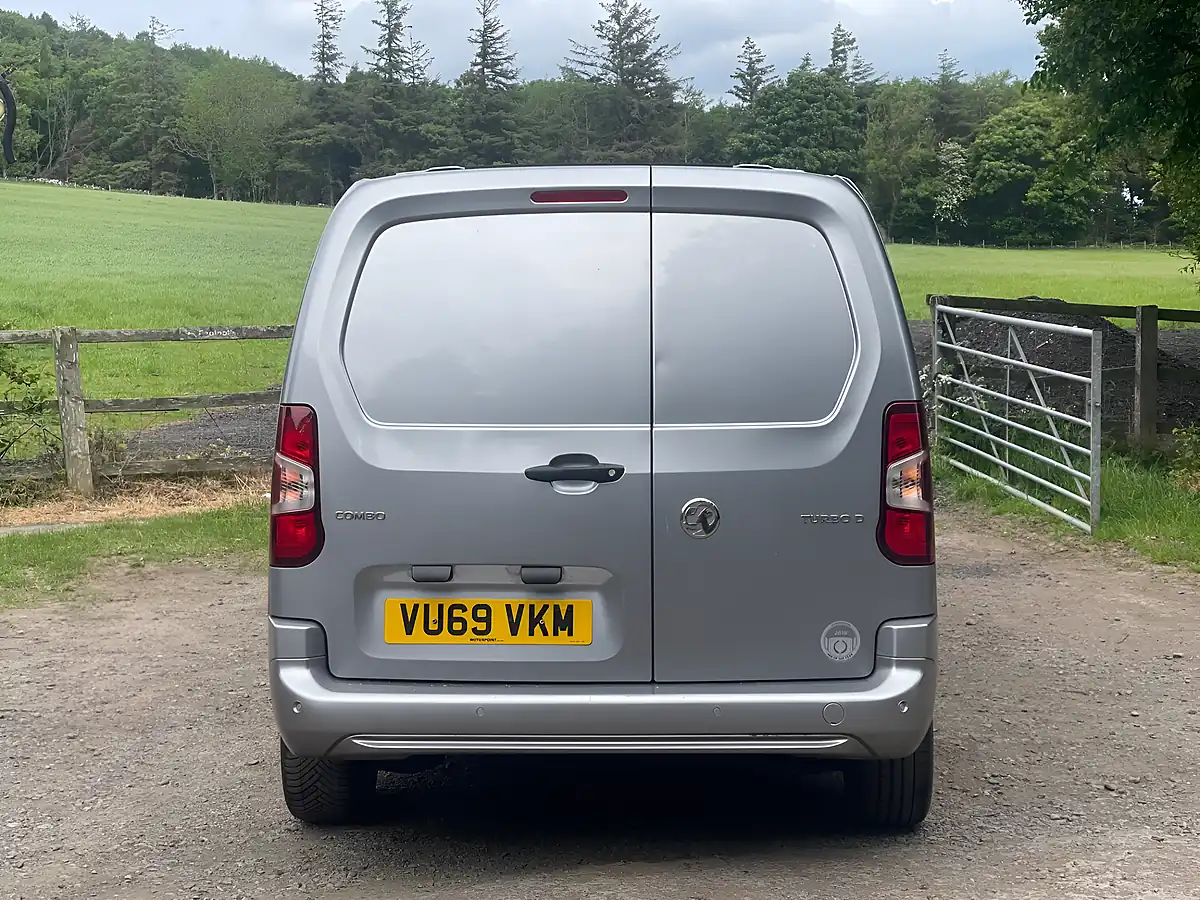 Used 2019 Vauxhall Combo Sportive Grey - Interior and Exterior details 5