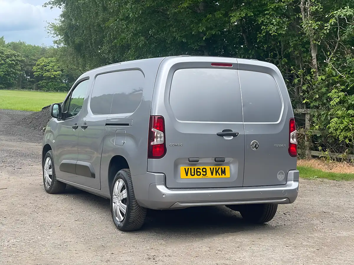 Used 2019 Vauxhall Combo Sportive Grey - Interior and Exterior details 6