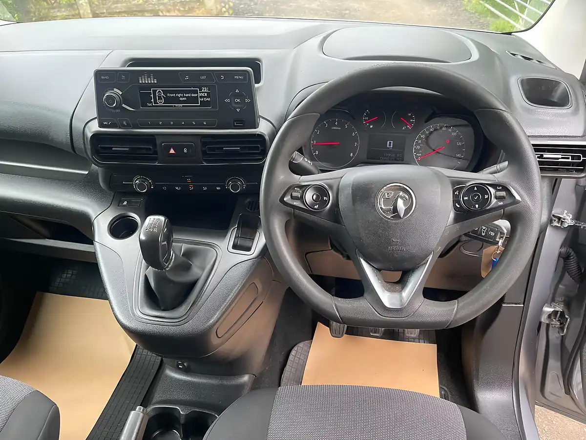 Used 2019 Vauxhall Combo Sportive Grey - Interior and Exterior details 8