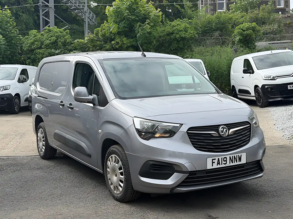 Used 2019 Vauxhall Combo Sportive Grey - Front View