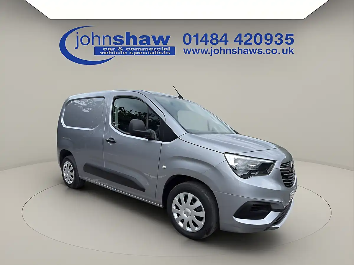 Used 2019 Vauxhall Combo Sportive Grey - Front View