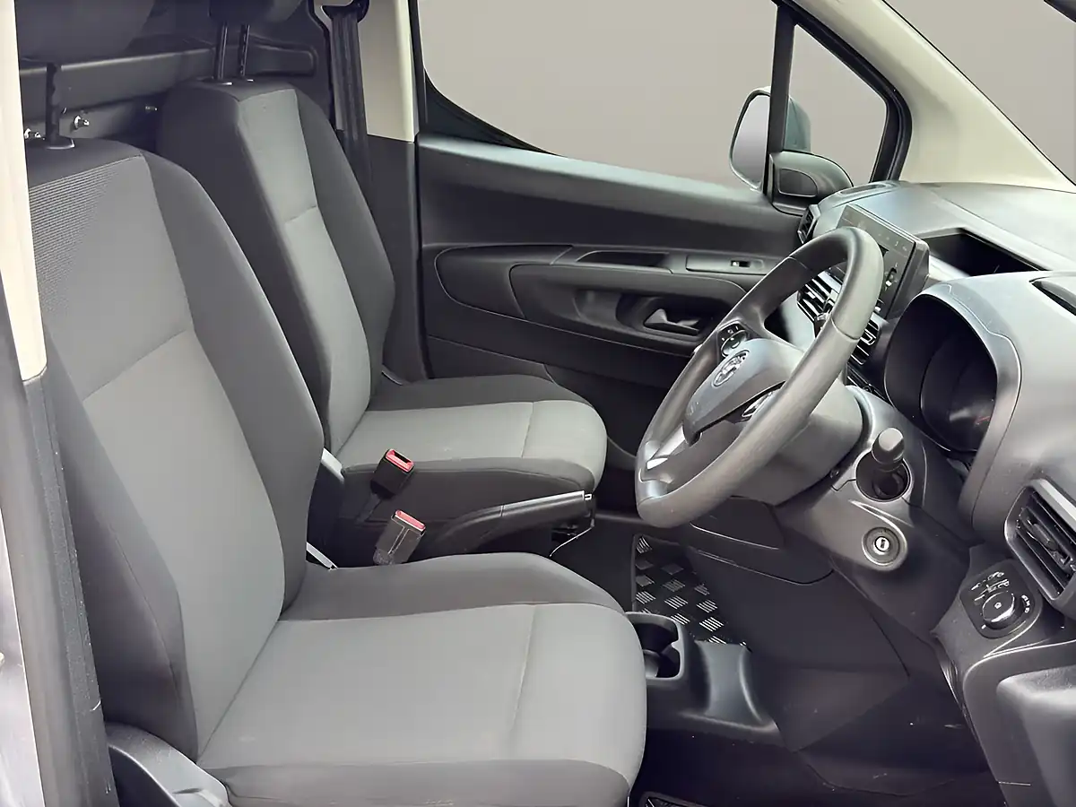 Used 2019 Vauxhall Combo Sportive Grey - Interior and Exterior details 3
