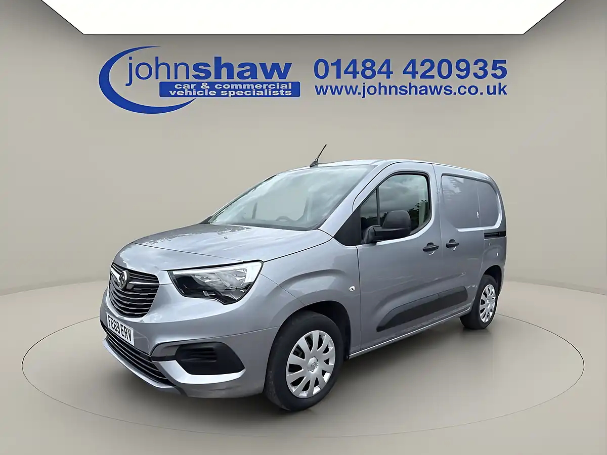 Used 2019 Vauxhall Combo Sportive Grey - Interior and Exterior details 4