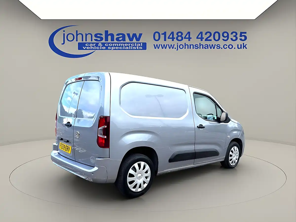 Used 2019 Vauxhall Combo Sportive Grey - Interior and Exterior details 9