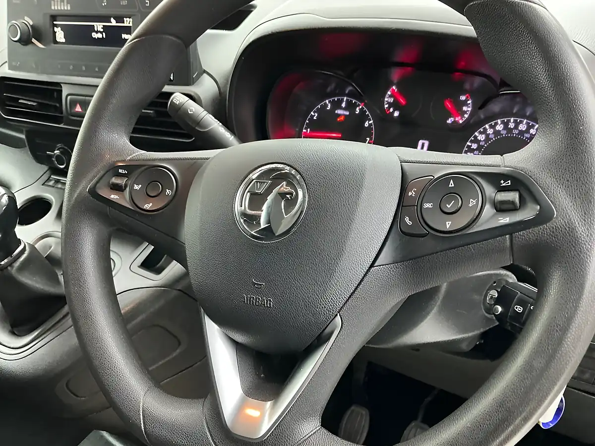 Used 2019 Vauxhall Combo Sportive Grey - Interior and Exterior details 10