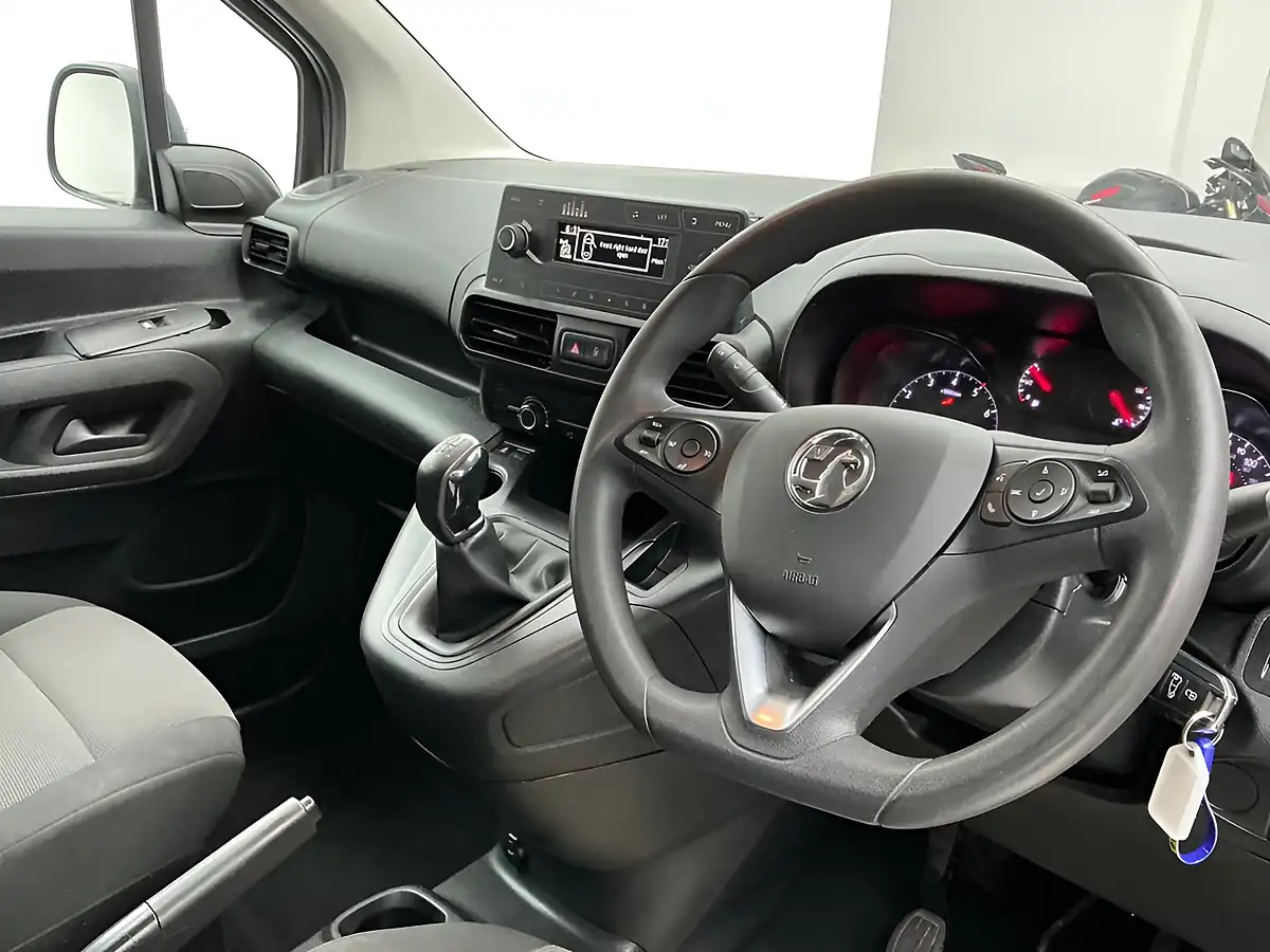 Used 2019 Vauxhall Combo Sportive Grey - Interior and Exterior details 11