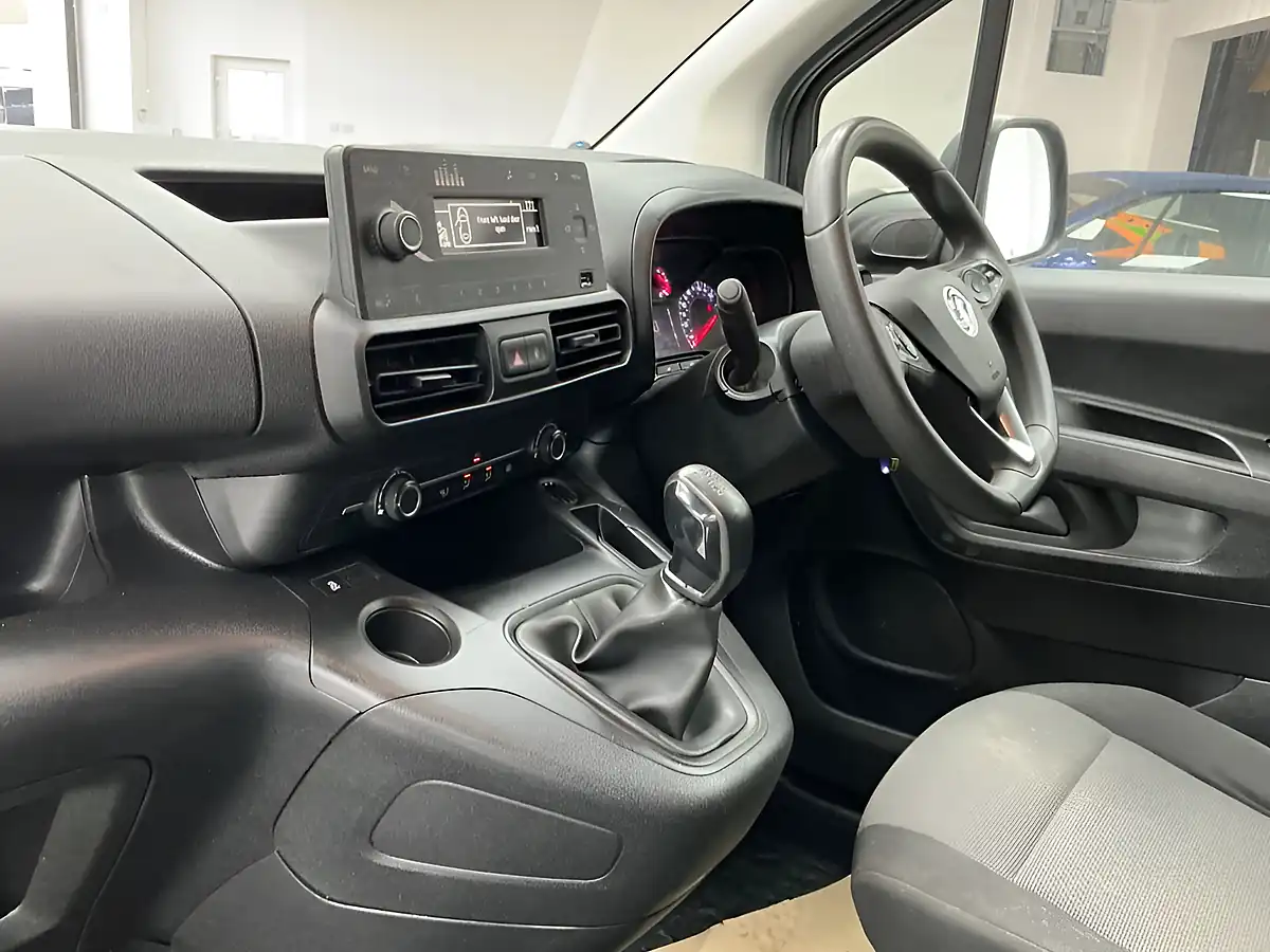 Used 2019 Vauxhall Combo Sportive Grey - Interior and Exterior details 17