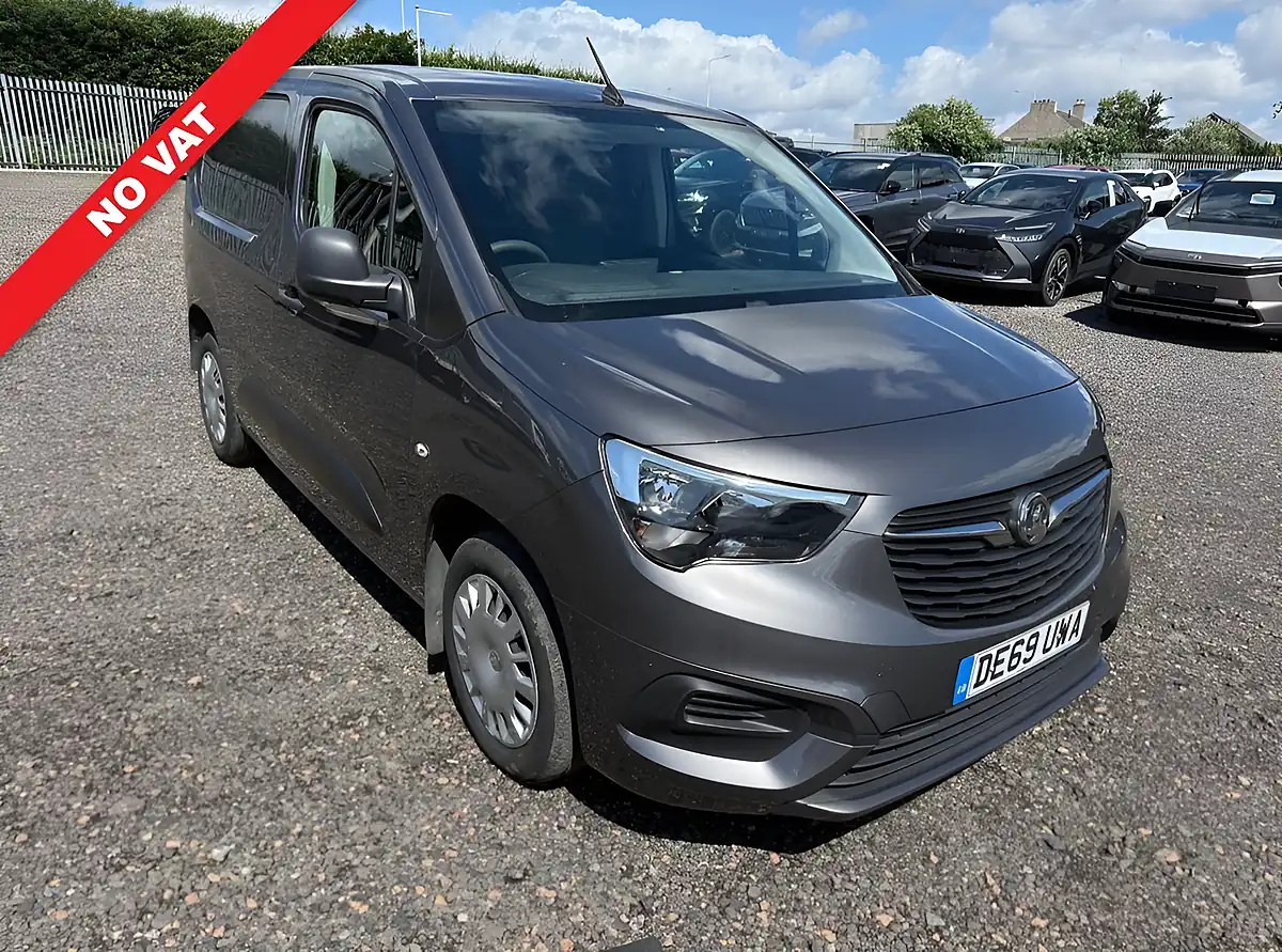 Used 2019 Vauxhall Combo Sportive Grey - Front View