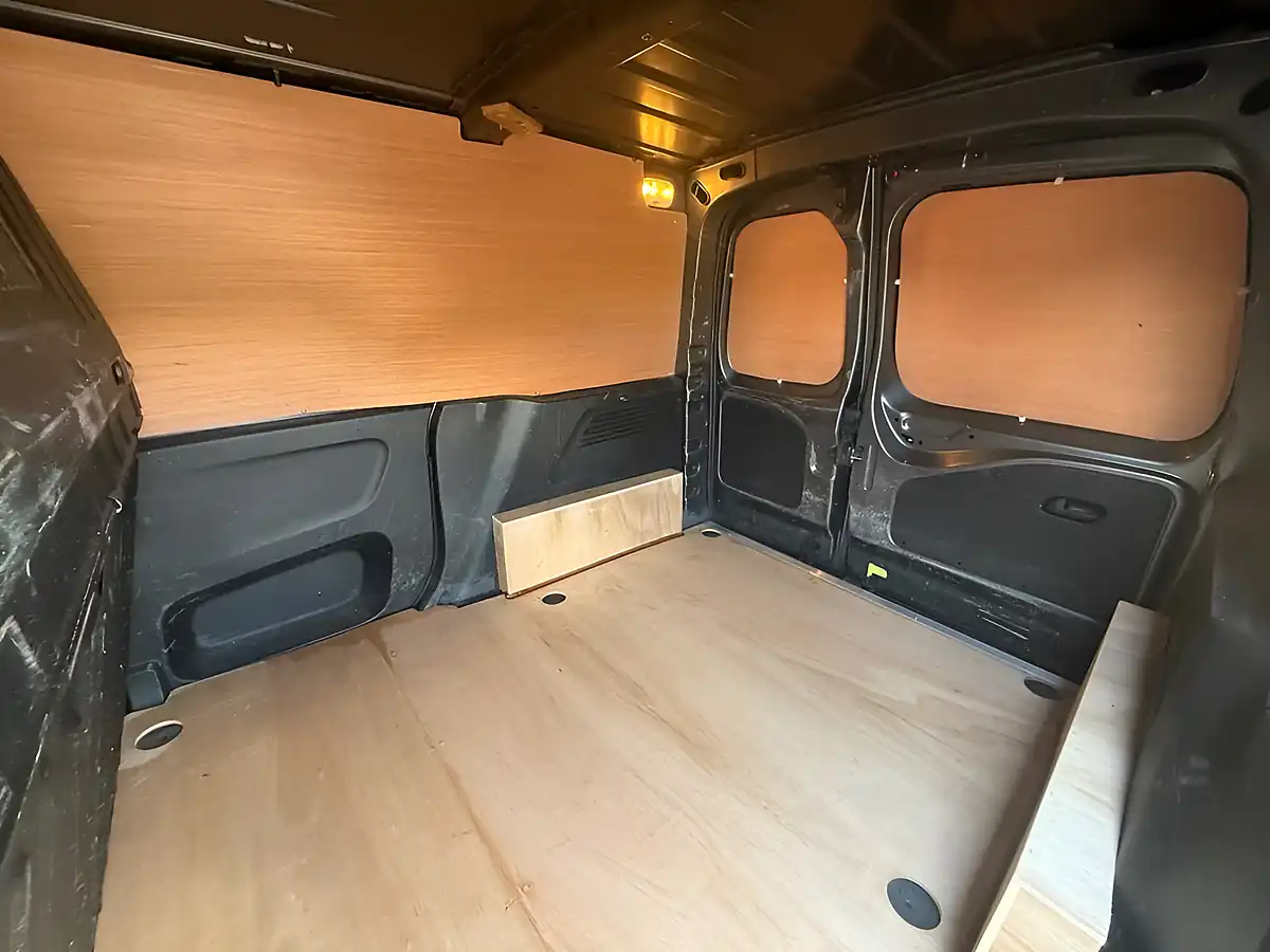 Used 2019 Vauxhall Combo Sportive Grey - Interior and Exterior details 11