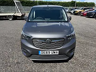 Used 2019 Vauxhall Combo Sportive Grey - Interior and Exterior details 2